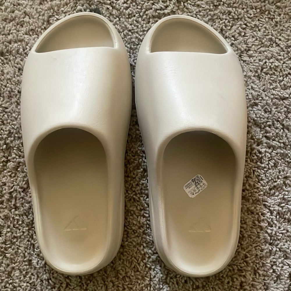 yeezy slides